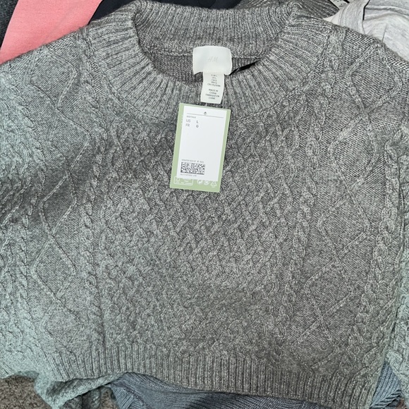 NWT H&M Cable Knit Sweater - Picture 8 of 9
